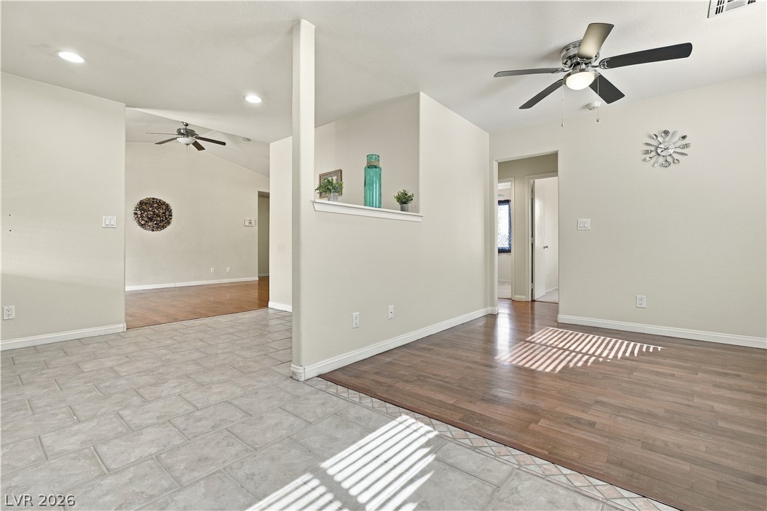 Photo 12 of 33, 4935 Crystal Breeze Lane