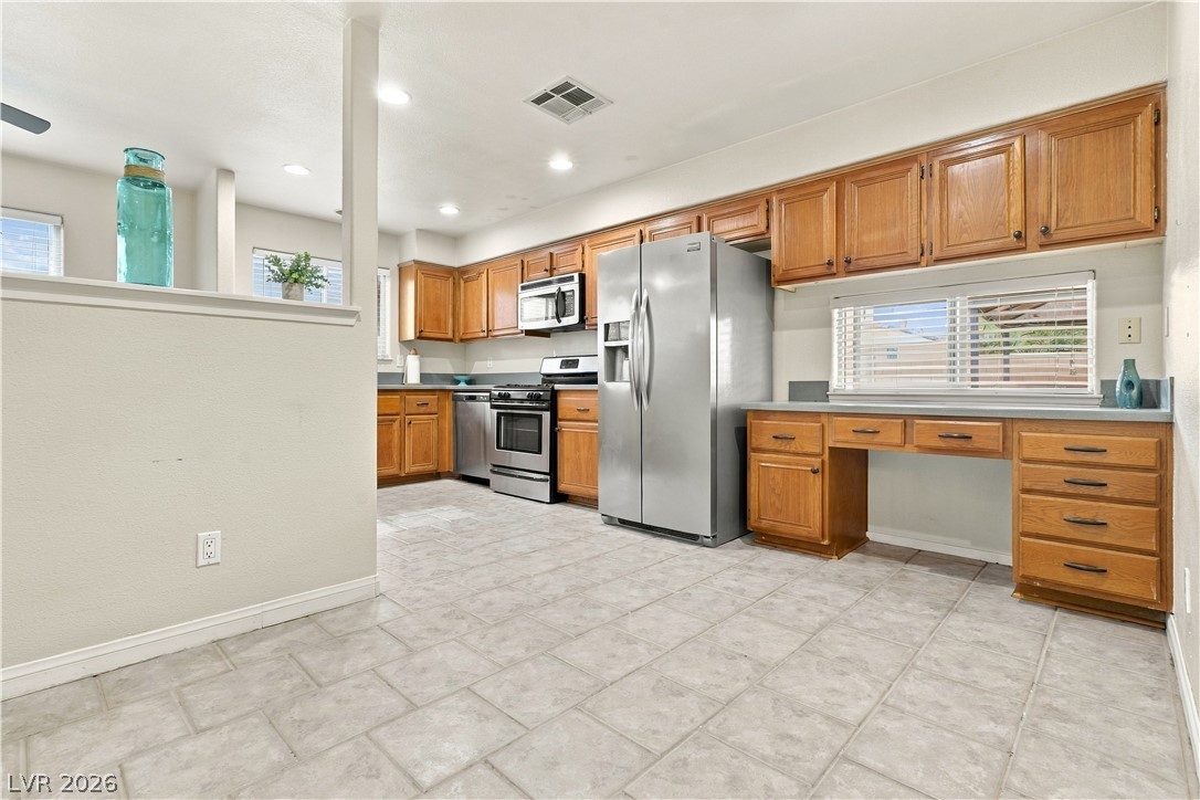 Photo 10 of 33, 4935 Crystal Breeze Lane