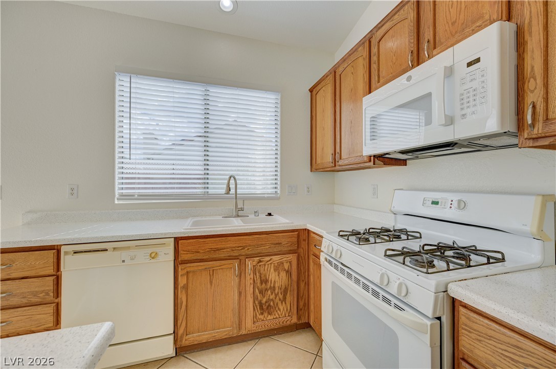Photo 10 of 32, 529 Coastal Dreams Avenue
