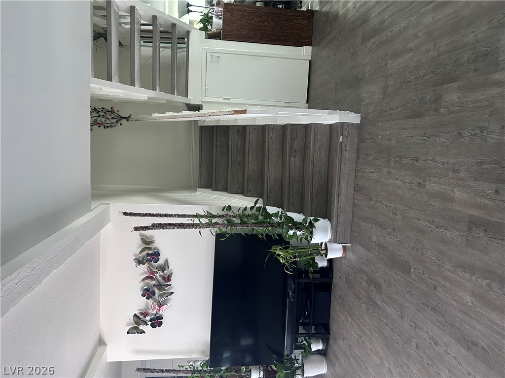Photo 8 of 25, 718 Fernwood Lane