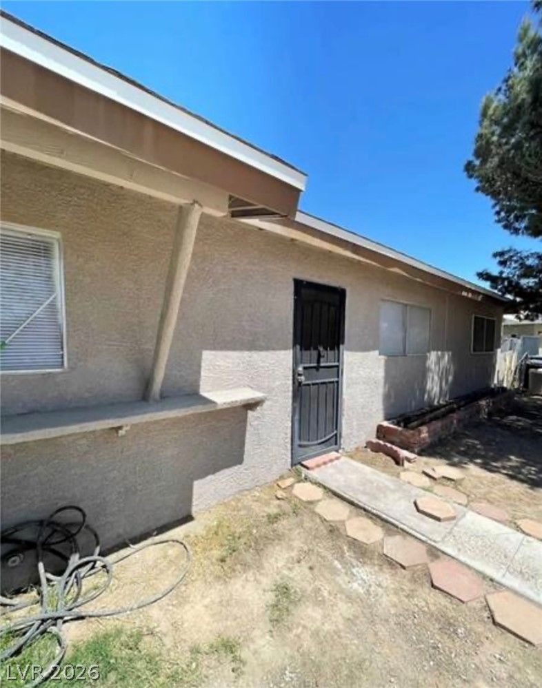 Photo 2 of 2100 Dogwood Avenue