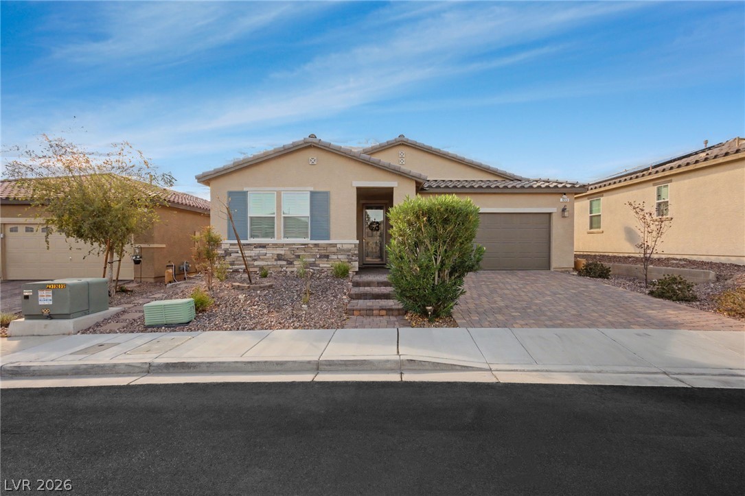953 Soaring Moon Drive, Henderson