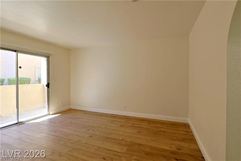 Photo 11 of 20, 1856 N Decatur Boulevard #101