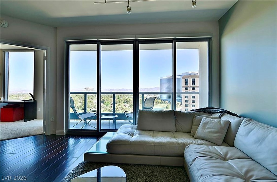 Photo 3 of 322 Karen Avenue #1204