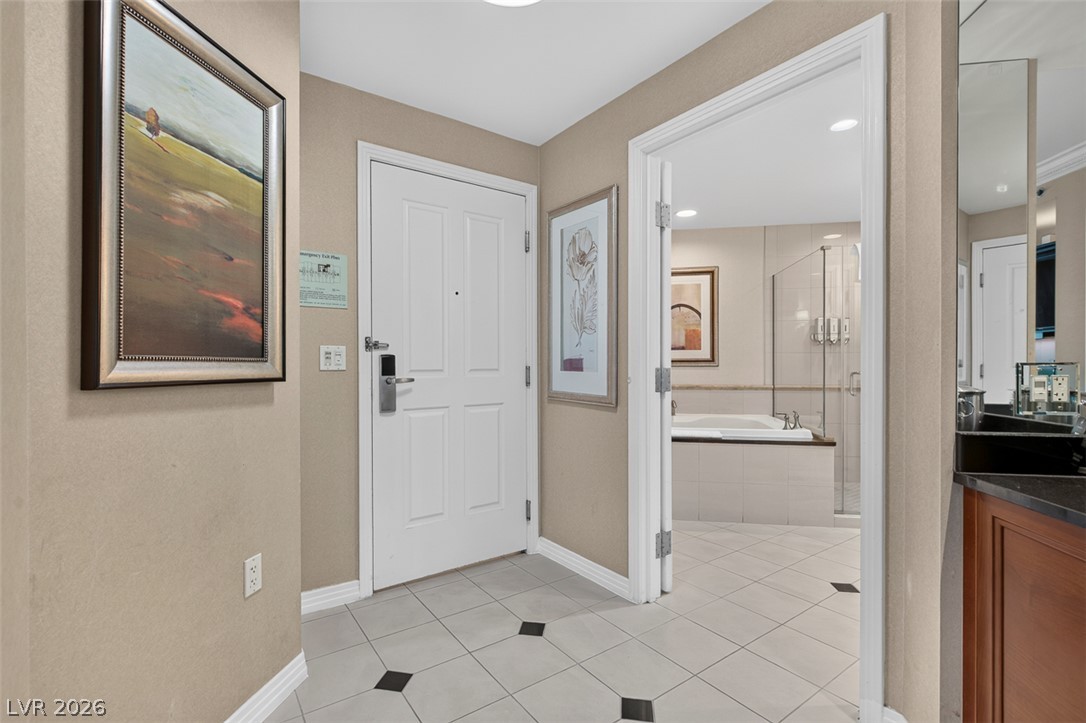 Photo 22 of 42, 125 E Harmon Avenue #1715