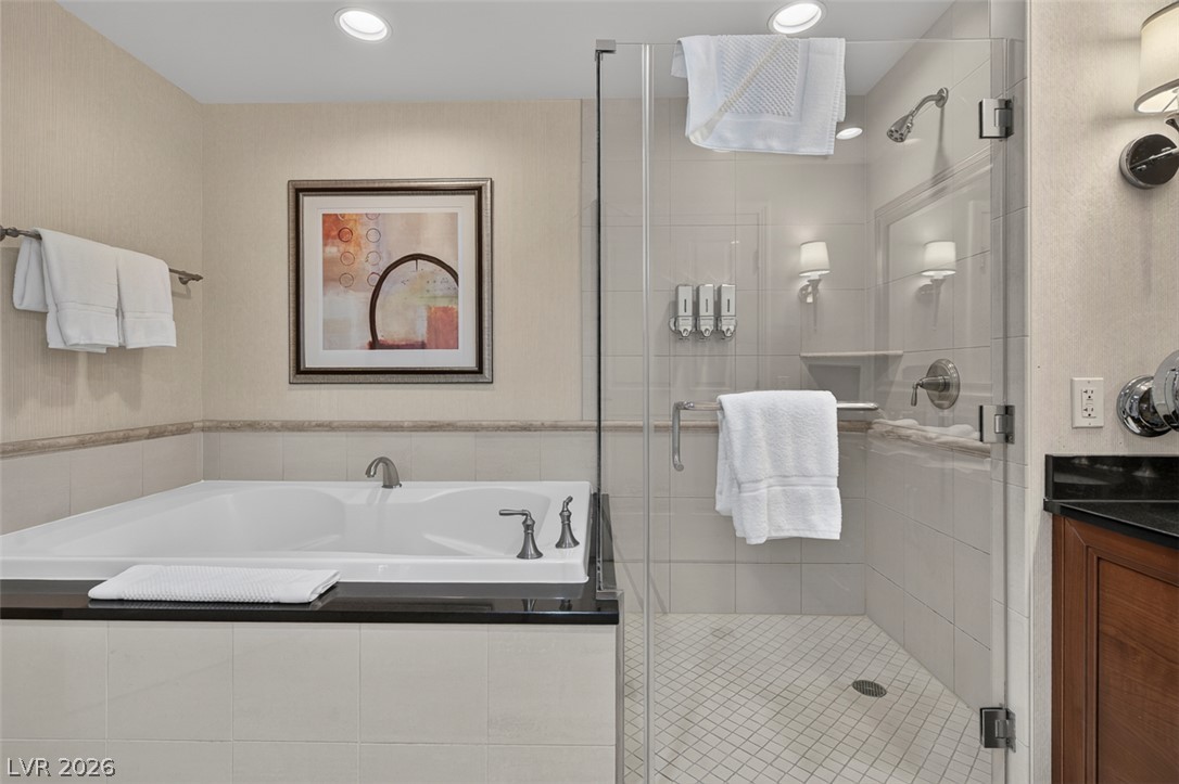 Photo 23 of 42, 125 E Harmon Avenue #1715