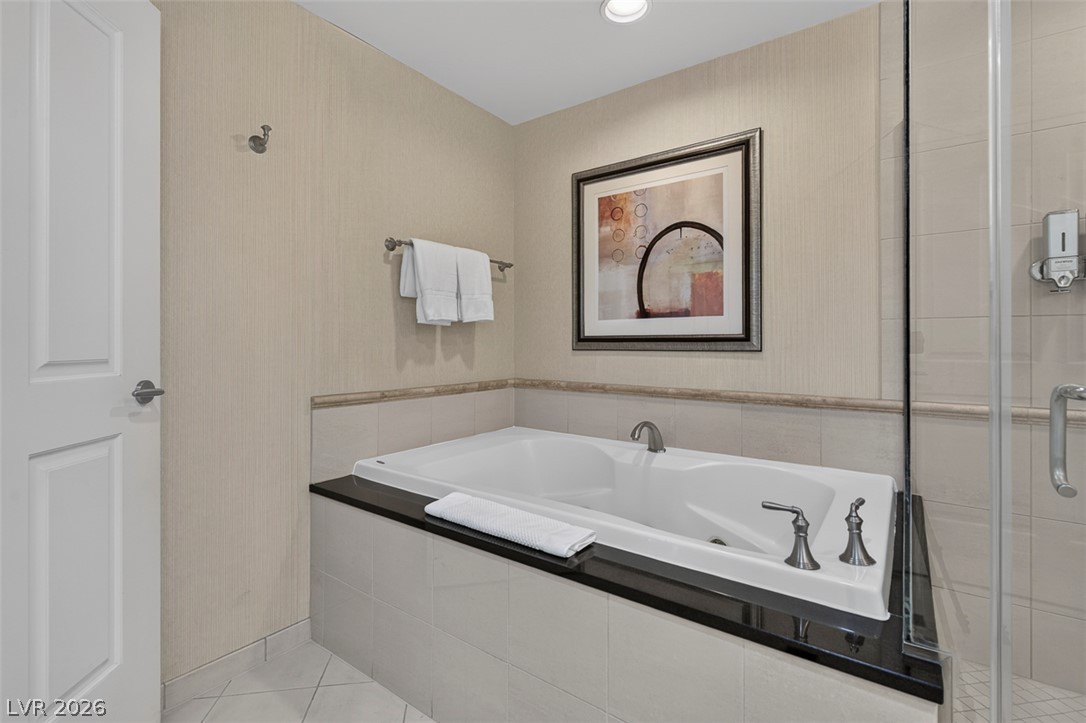 Photo 25 of 42, 125 E Harmon Avenue #1715