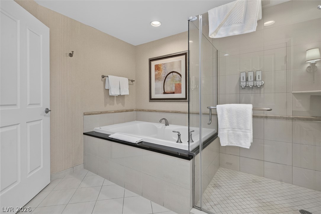 Photo 26 of 42, 125 E Harmon Avenue #1715