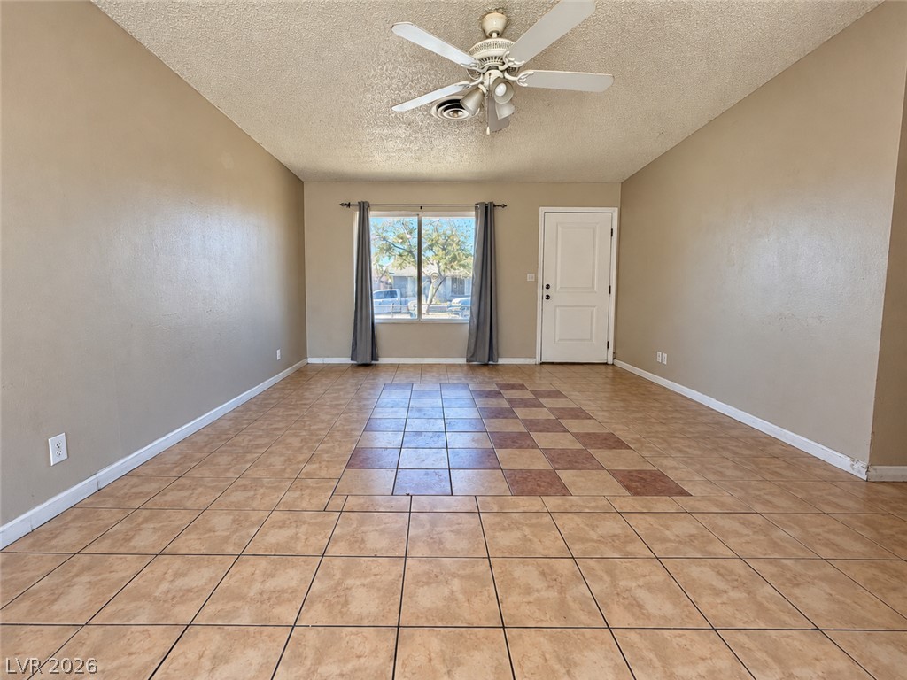 Photo 3 of 3020 Arrowhead Street