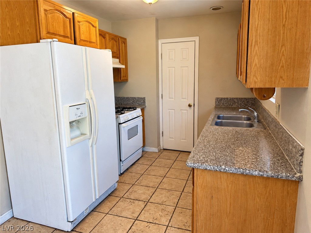 Photo 4 of 3020 Arrowhead Street
