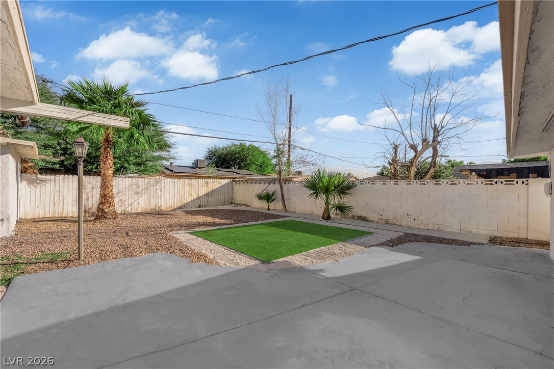 Photo 6 of 23, 2200 E Evans Avenue