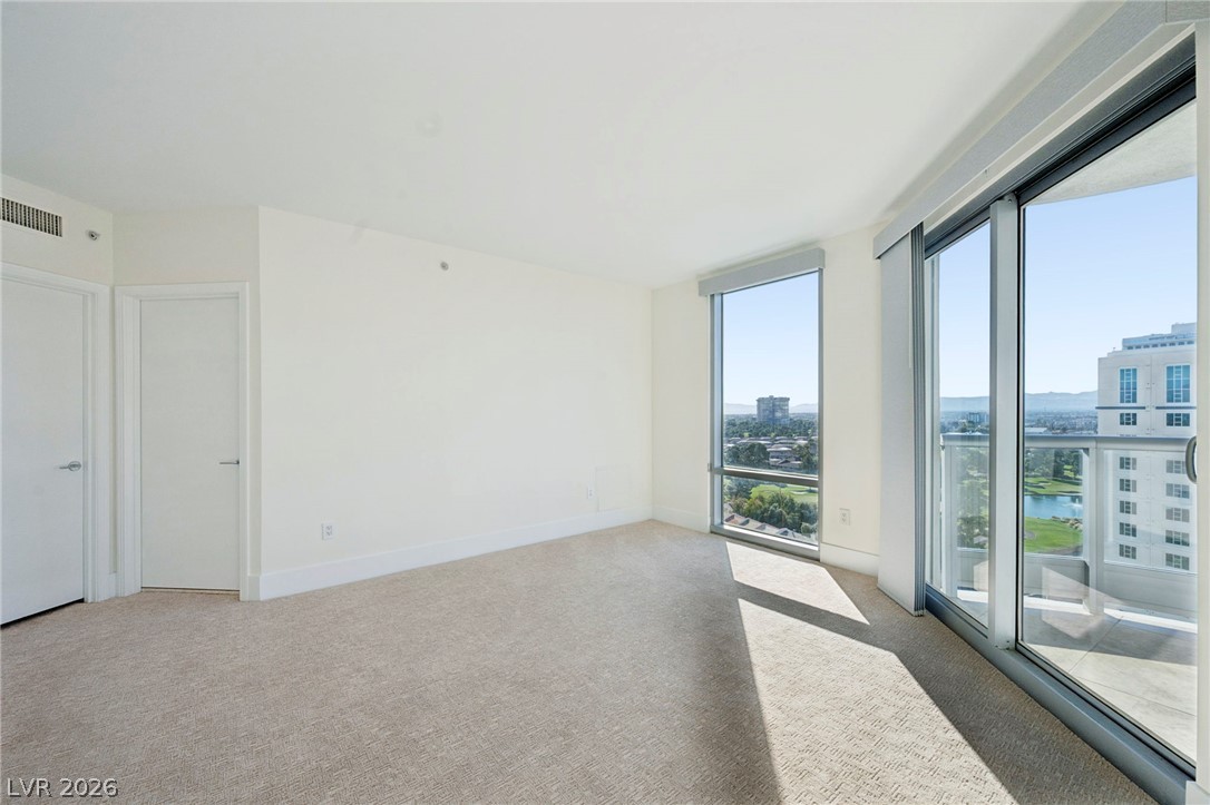 Photo 13 of 37, 322 Karen Avenue #1408