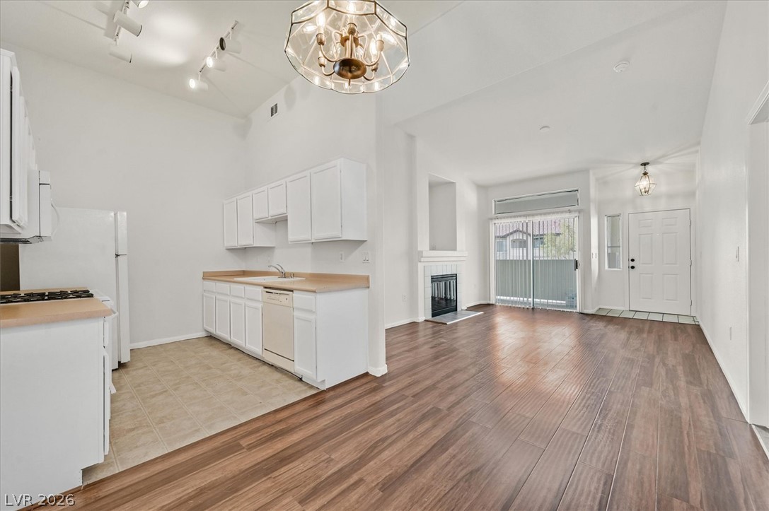 Photo 11 of 26, 3350 Cactus Shadow Street #201