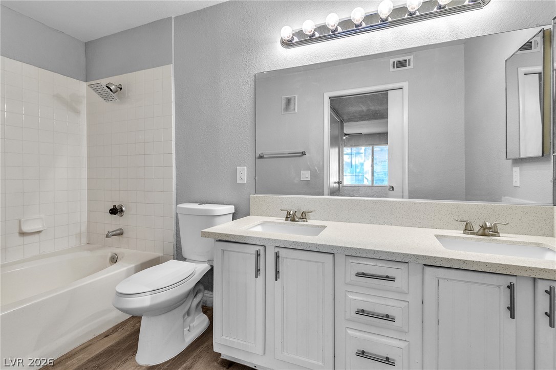 Photo 19 of 26, 3128 Tarpon Drive #102