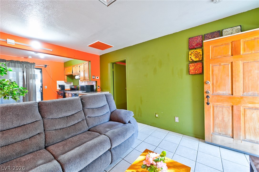 Photo 6 of 17, 3911 Visby Lane