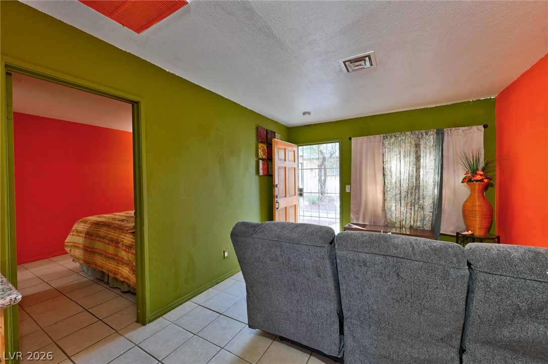 Photo 7 of 17, 3911 Visby Lane