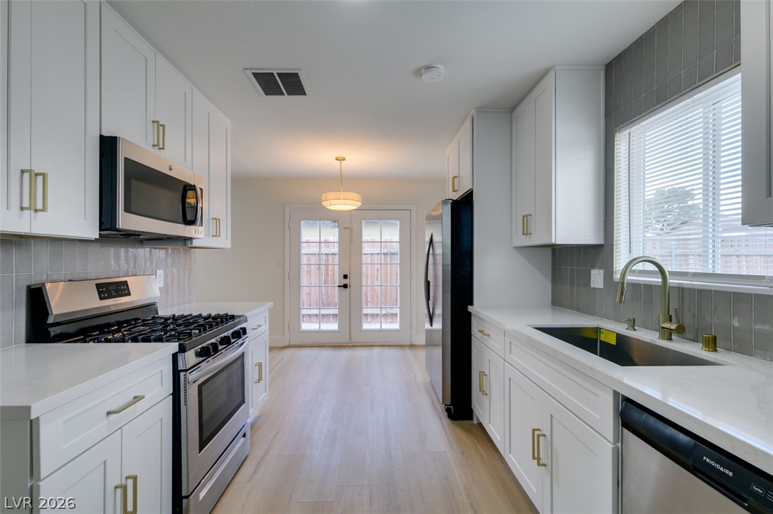 Photo 9 of 22, 3848 E Cartier Avenue