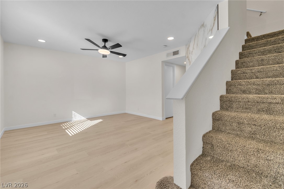 Photo 6 of 35, 7090 Burcot Avenue #B32
