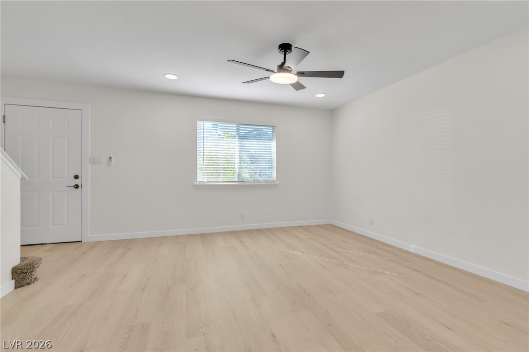 Photo 9 of 35, 7090 Burcot Avenue #B32