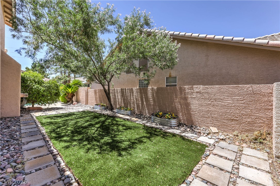 Photo 10 of 66, 33 TRAILSIDE Court