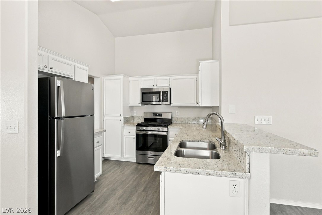 Photo 8 of 26, 136 Zenith Point Avenue