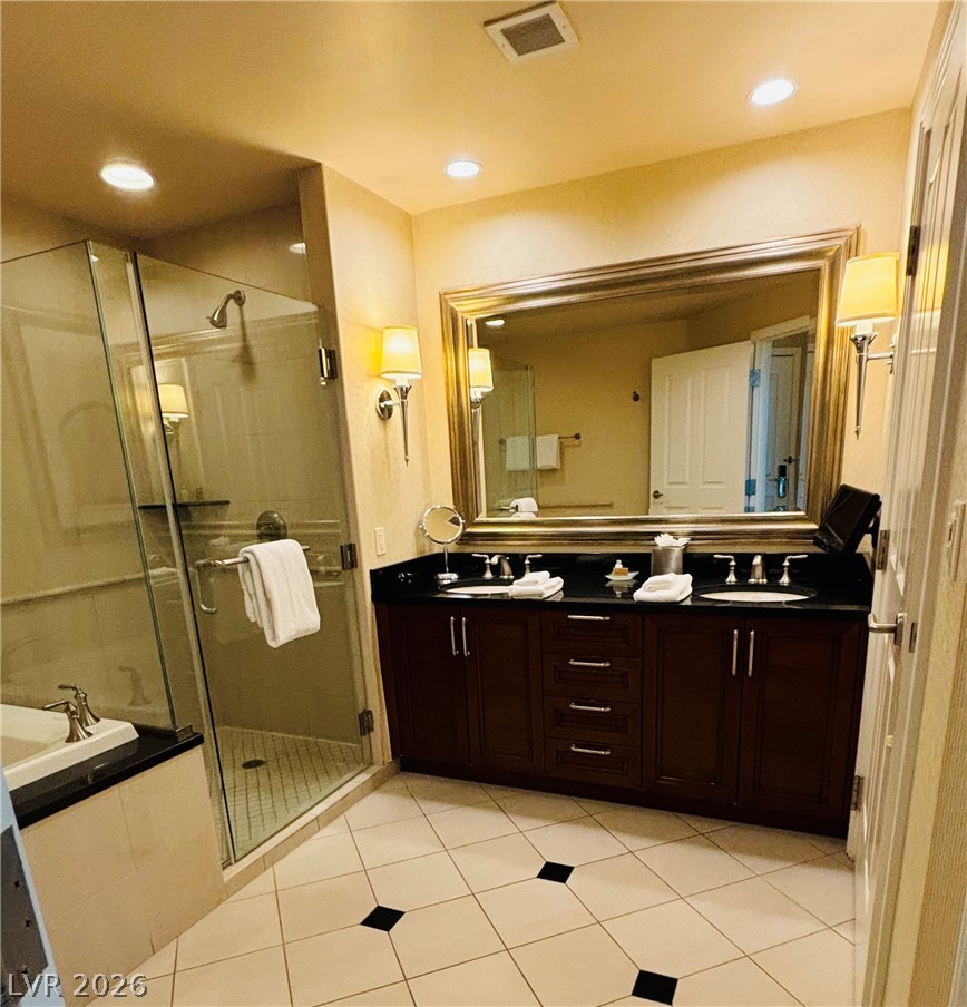 Photo 14 of 27, 145 E Harmon Avenue #2319
