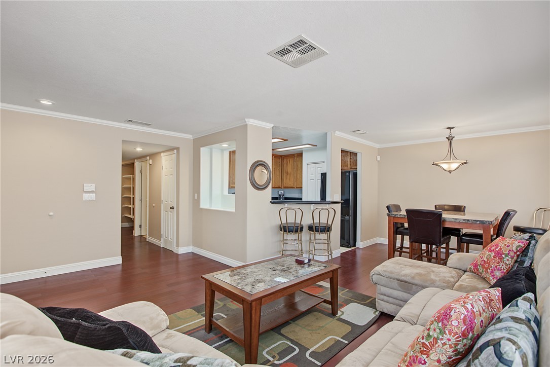 Photo 6 of 34, 1441 Linnbaker Lane #103