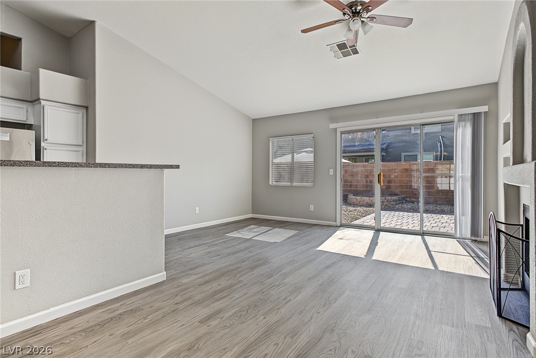 Photo 10 of 31, 1851 Grand Prairie Avenue