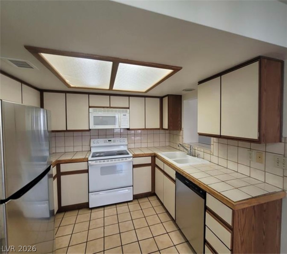 Photo 8 of 29, 1321 Del Mar Street #4