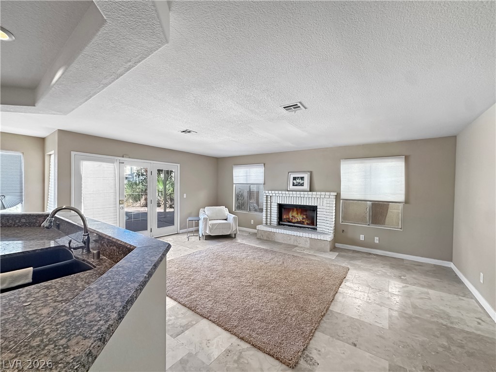 Photo 9 of 22, 823 Rising Star Drive