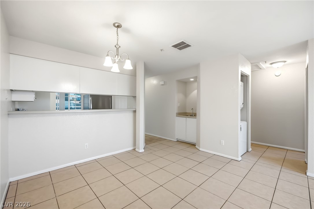 Photo 11 of 66, 2064 Mesquite Lane #103