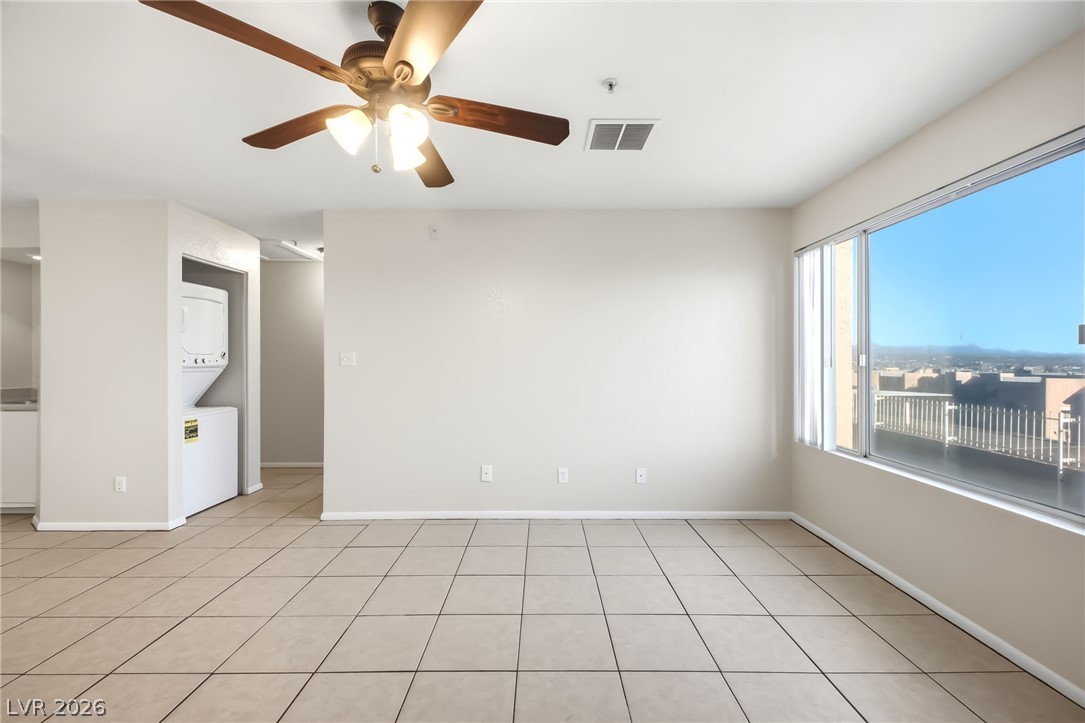 Photo 16 of 66, 2064 Mesquite Lane #103