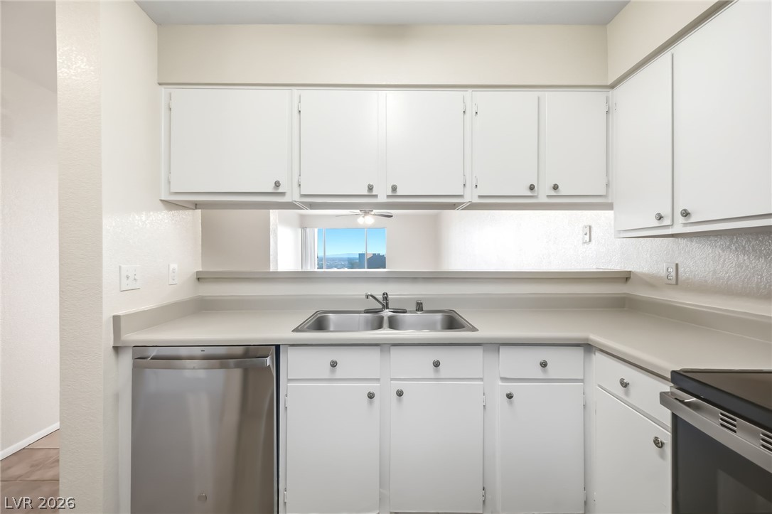 Photo 6 of 66, 2064 Mesquite Lane #103