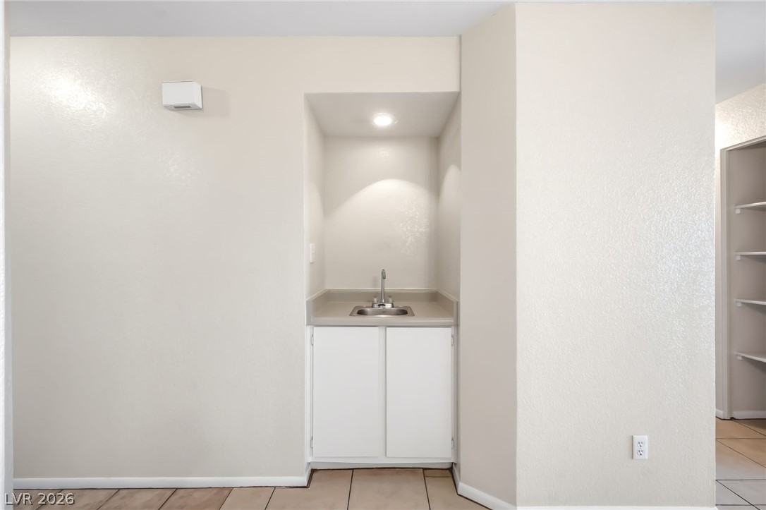 Photo 9 of 66, 2064 Mesquite Lane #103