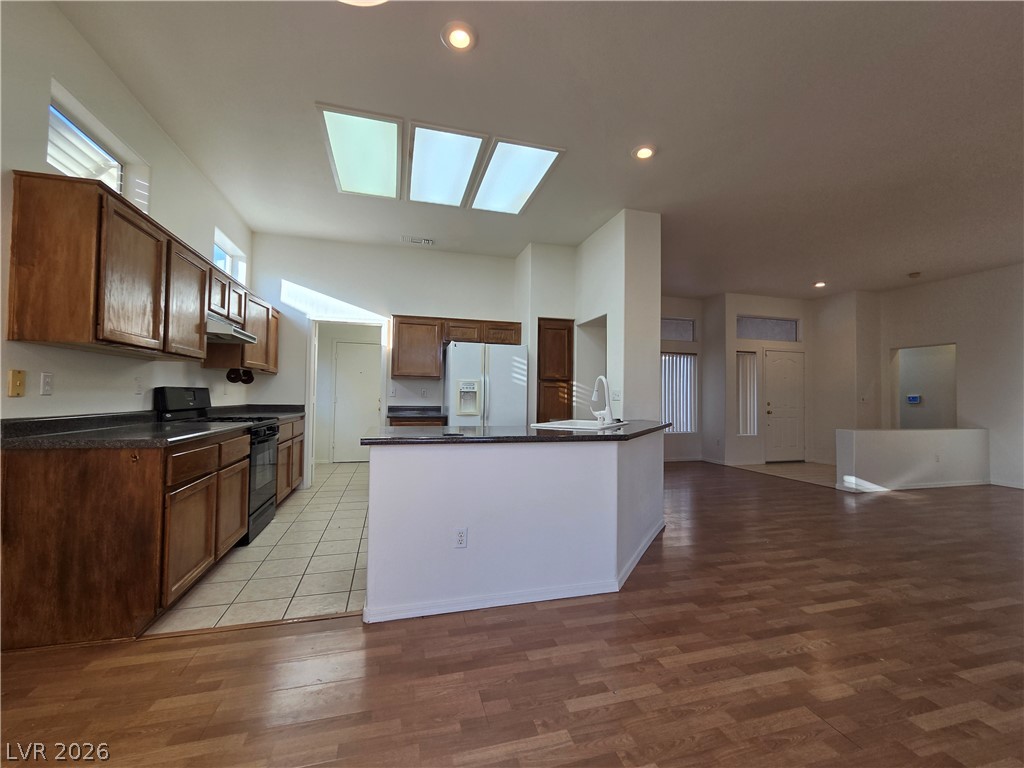 Photo 10 of 40, 9937 Heyfield Drive