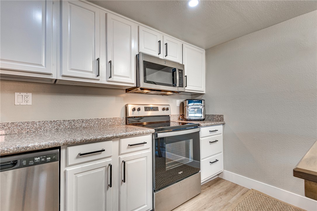 Photo 11 of 36, 5180 Indian River Drive #353