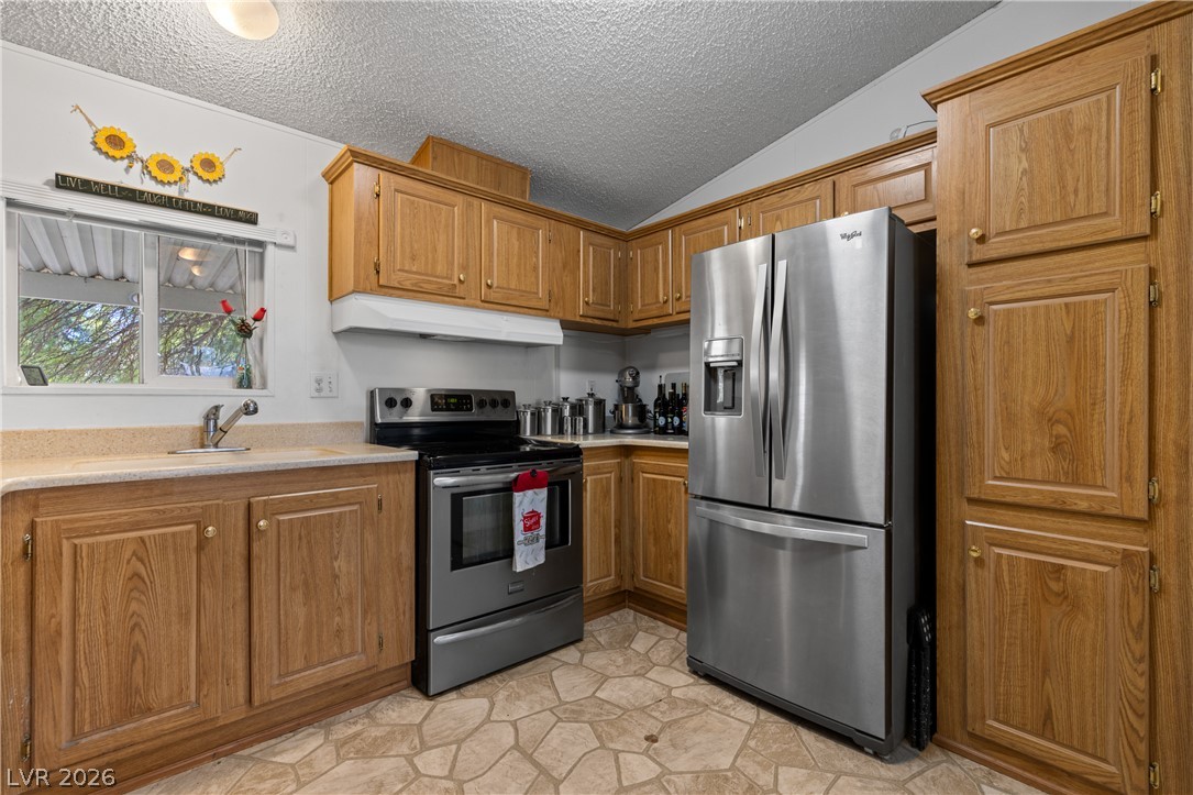 Photo 9 of 67, 930 Heyer Street