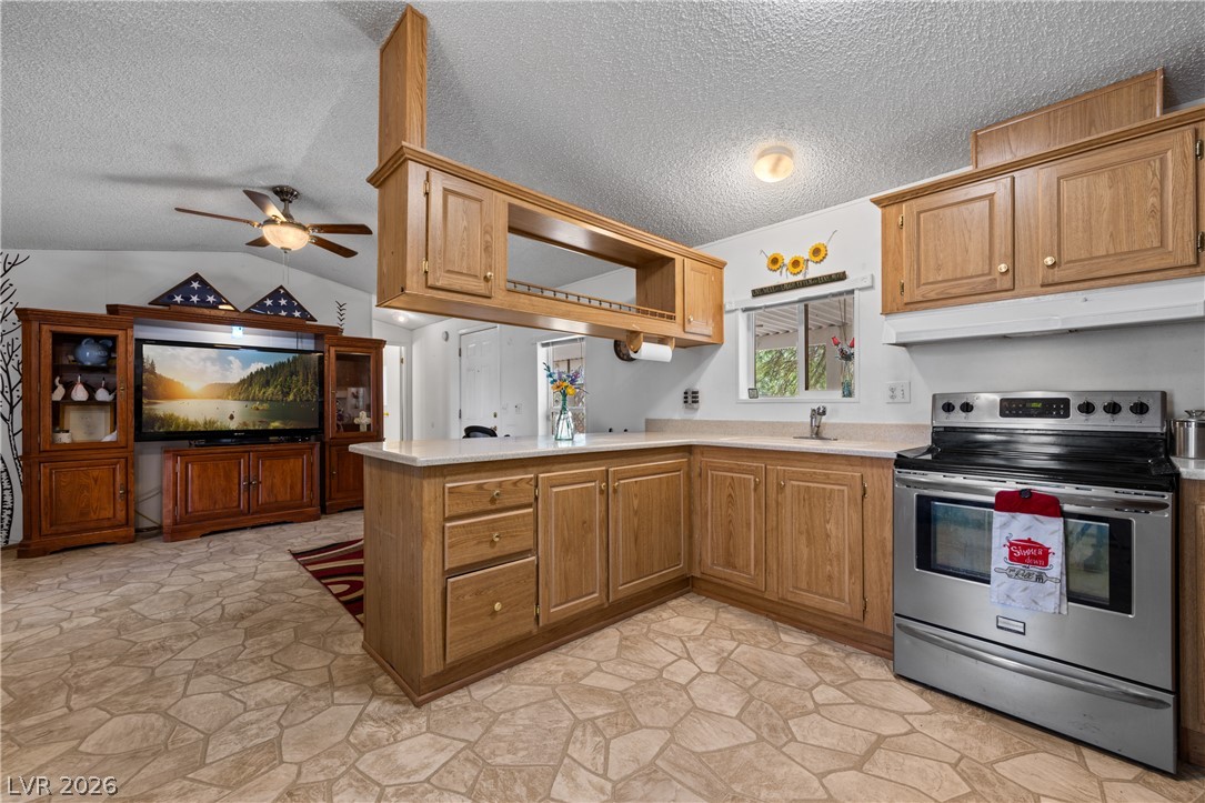 Photo 10 of 67, 930 Heyer Street