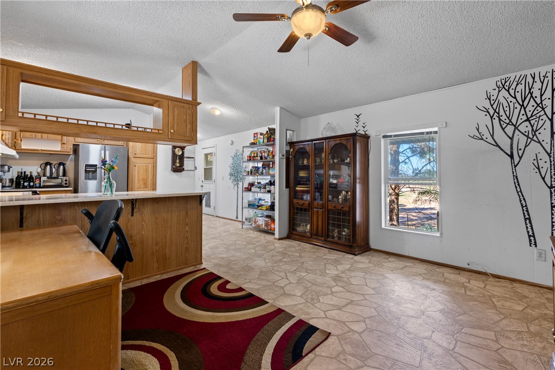 Photo 4 of 930 Heyer Street