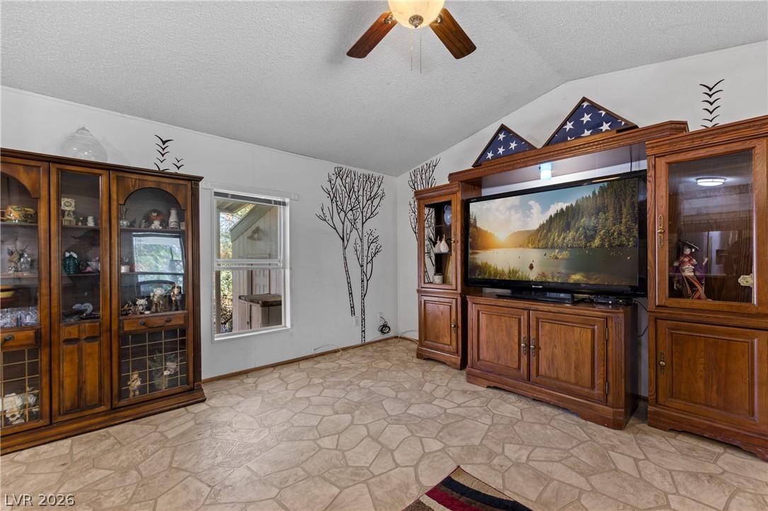 Photo 7 of 67, 930 Heyer Street