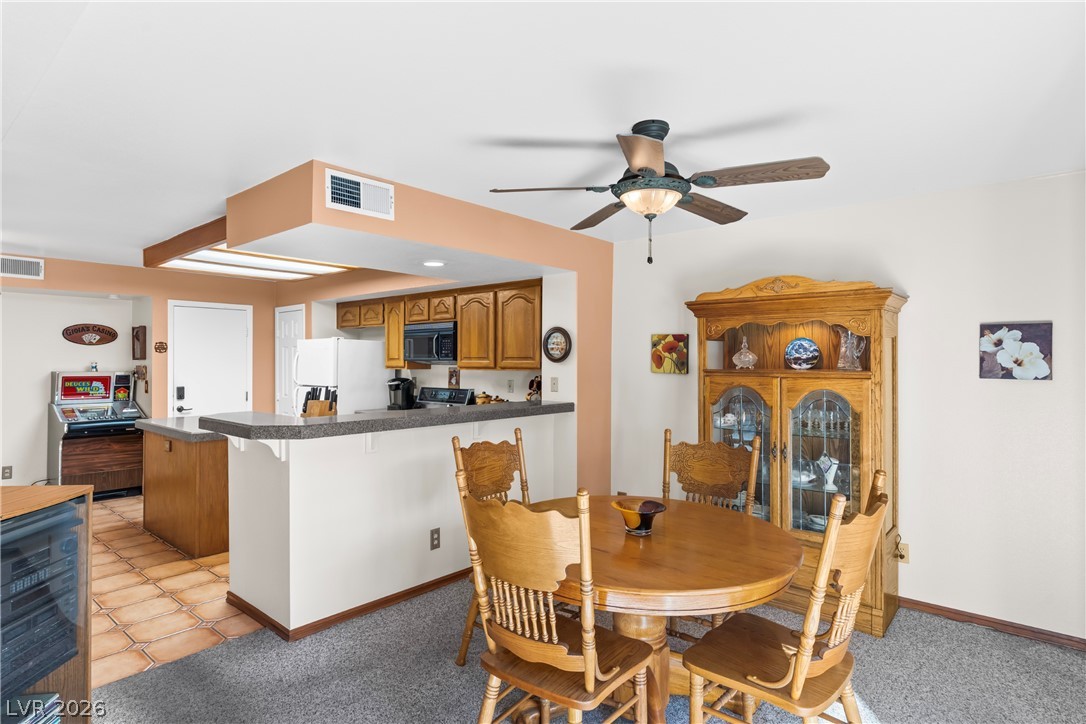 Photo 11 of 51, 7821 Surfcrest Court