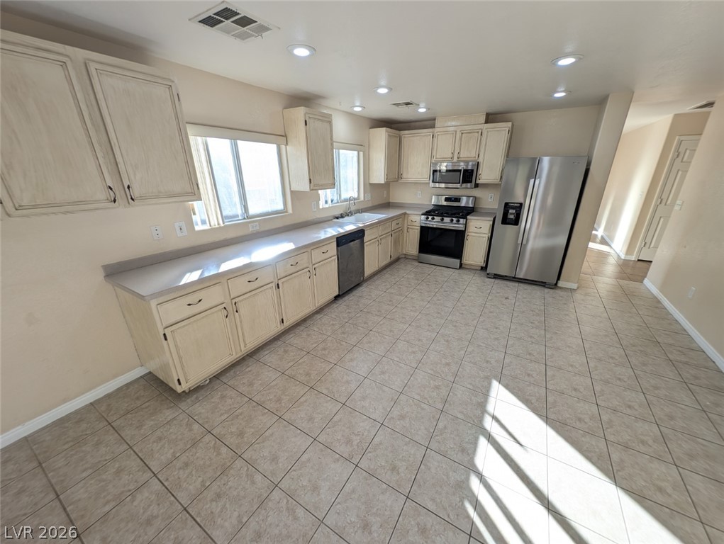 Photo 8 of 22, 5028 RAPID RIVER Court