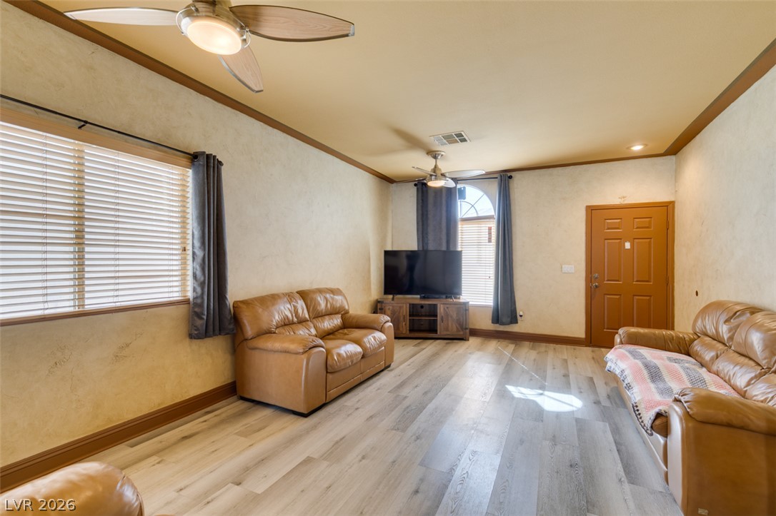 Photo 6 of 45, 8104 Lanceleaf Avenue