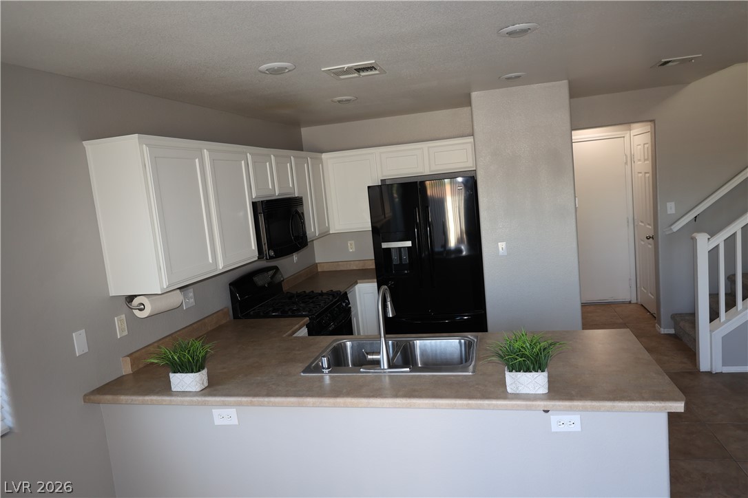 Photo 12 of 31, 510 W Eresma Street