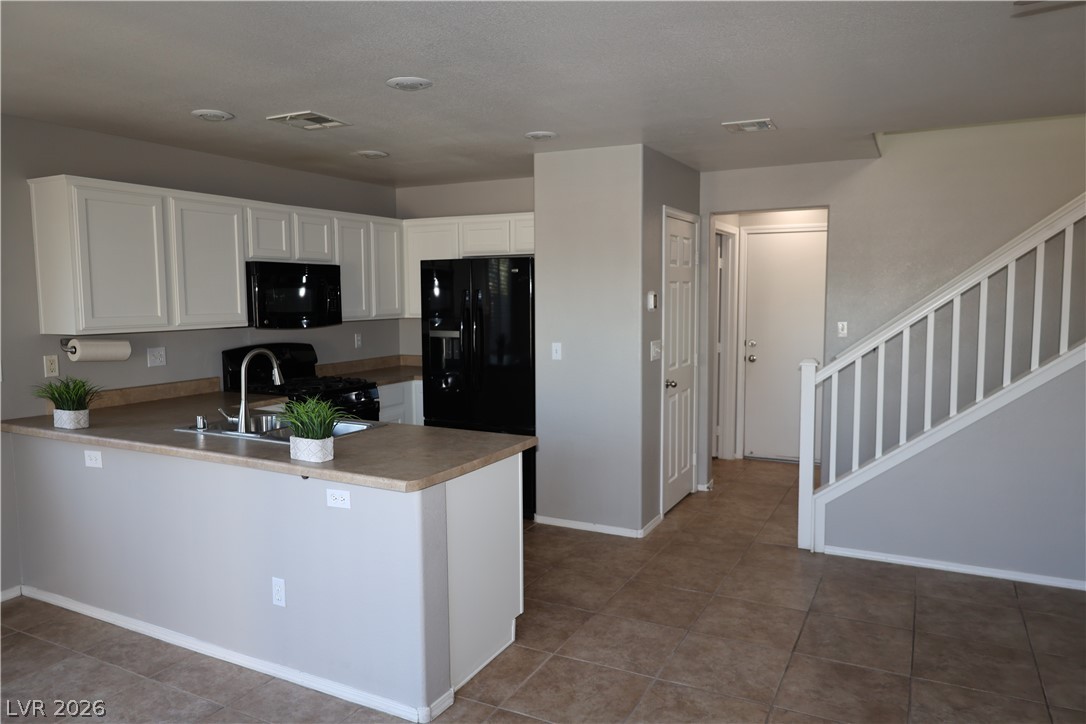 Photo 5 of 510 W Eresma Street