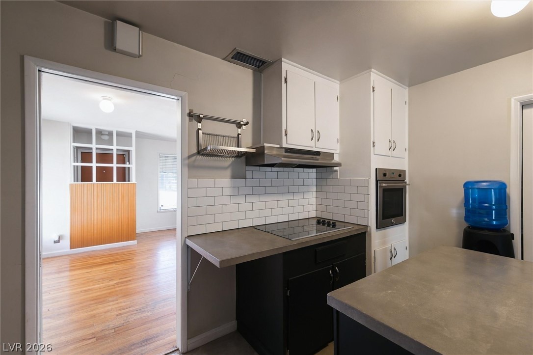 Photo 16 of 41, 1413 Wengert Avenue
