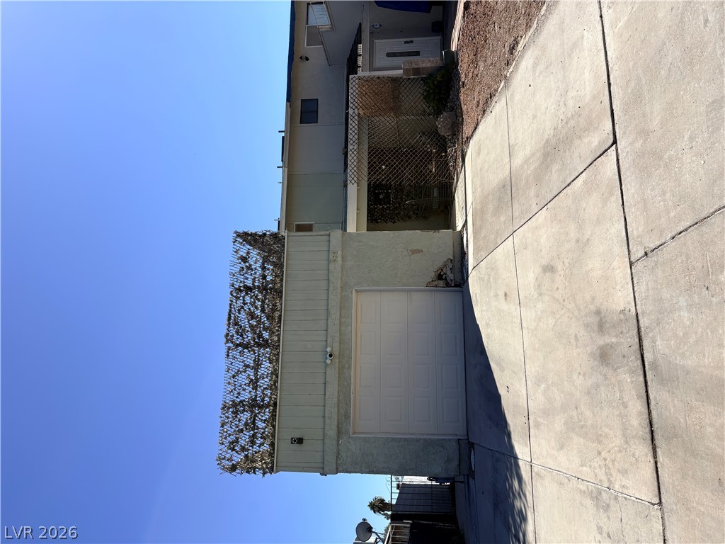 Photo 2 of 528 Chelsea Drive