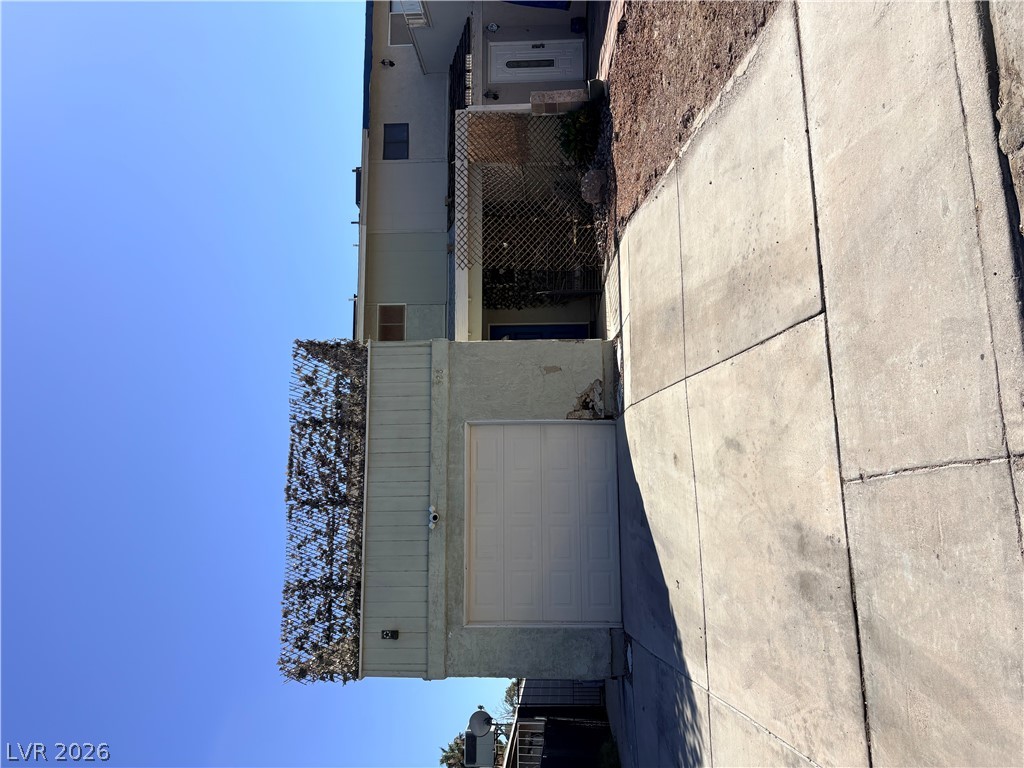 Photo 3 of 528 Chelsea Drive