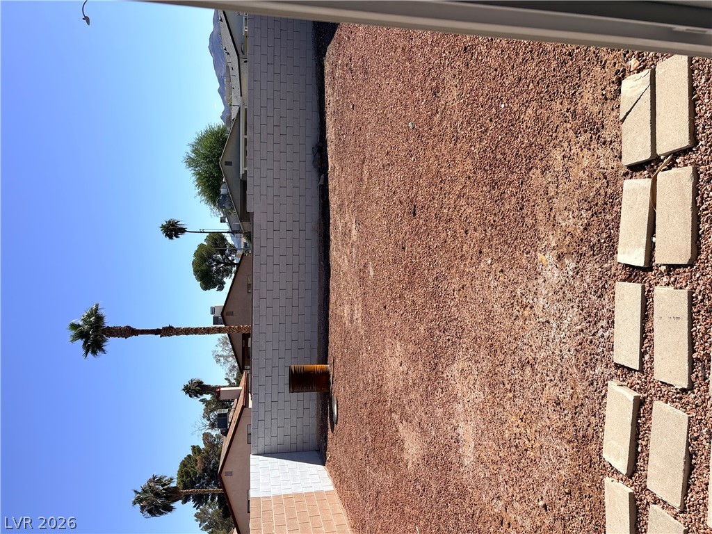 Photo 11 of 21, 528 Chelsea Drive