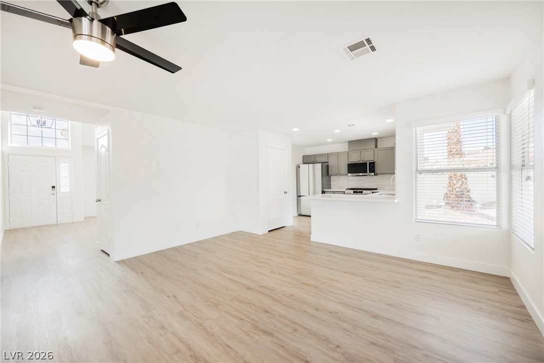 Photo 6 of 30, 5243 Willowdale Court